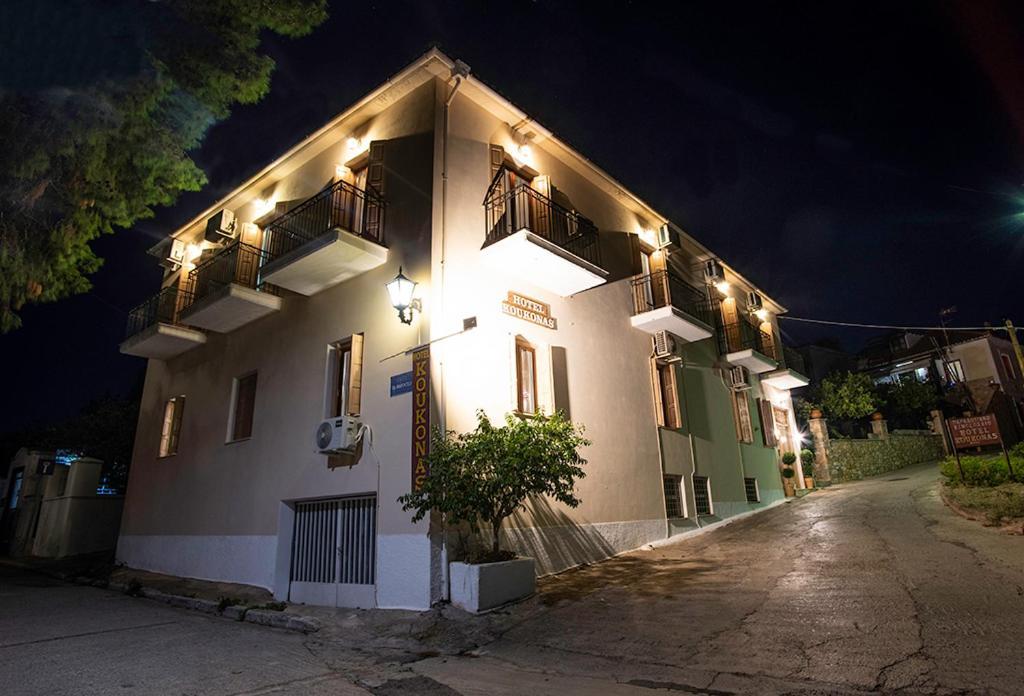 Koukonas Hotel Galaxídhion Exterior foto